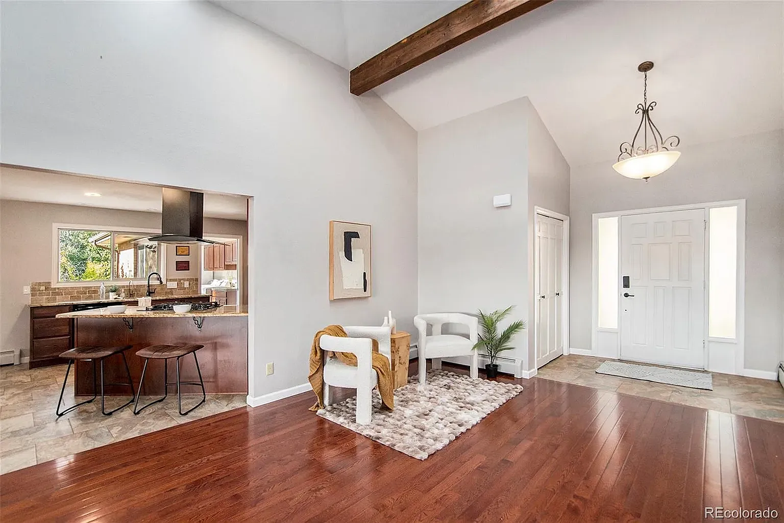 4 bed, 3575 sqft, $4,900 — Photo 2