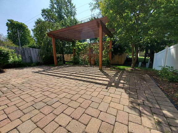 5th image of 2245 Montague Ct