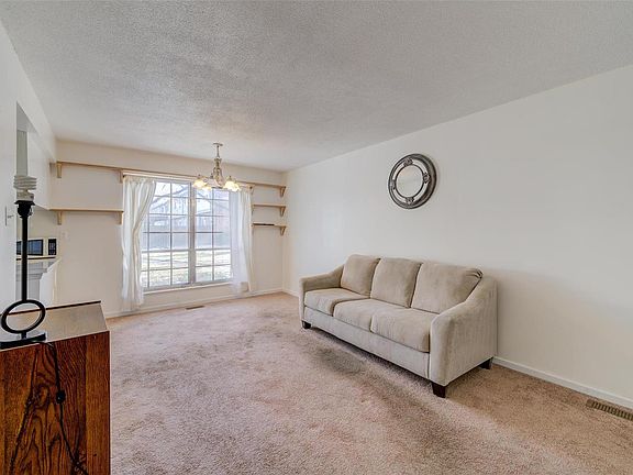 3rd image of 3181 Carefree Ln APT B
