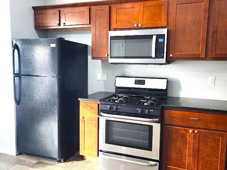 Campbell St Duplex — Photo 8