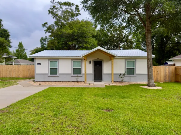 3172 Maple St, Crestview, FL 32539