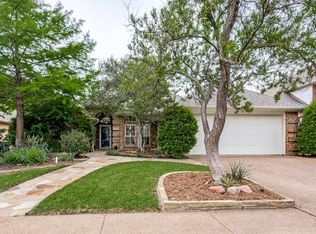 2720 Holly Brook Ct, Bedford, TX 76021