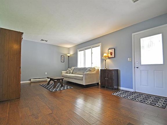 3rd image of 70881 Lakeview Dr