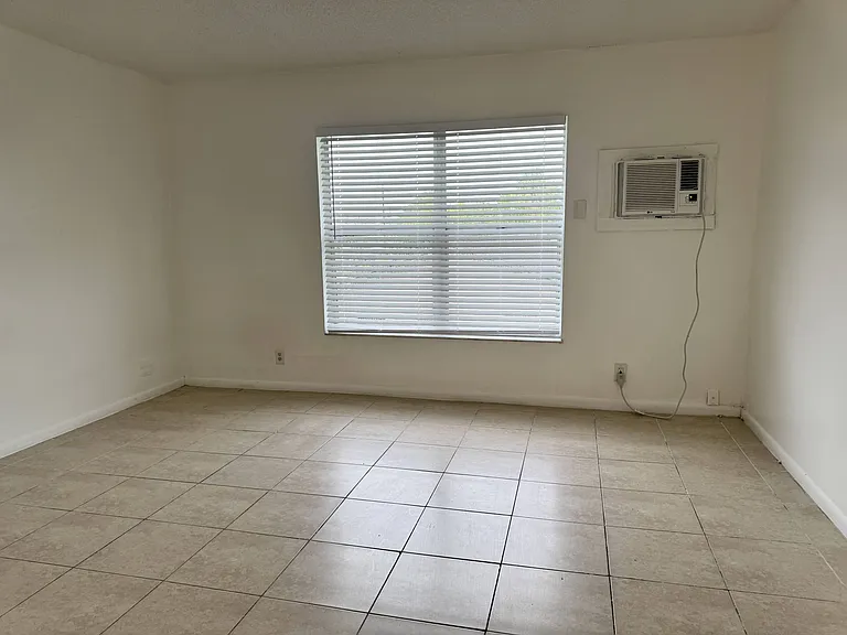 6000 NW 7th St #16 — Photo 8