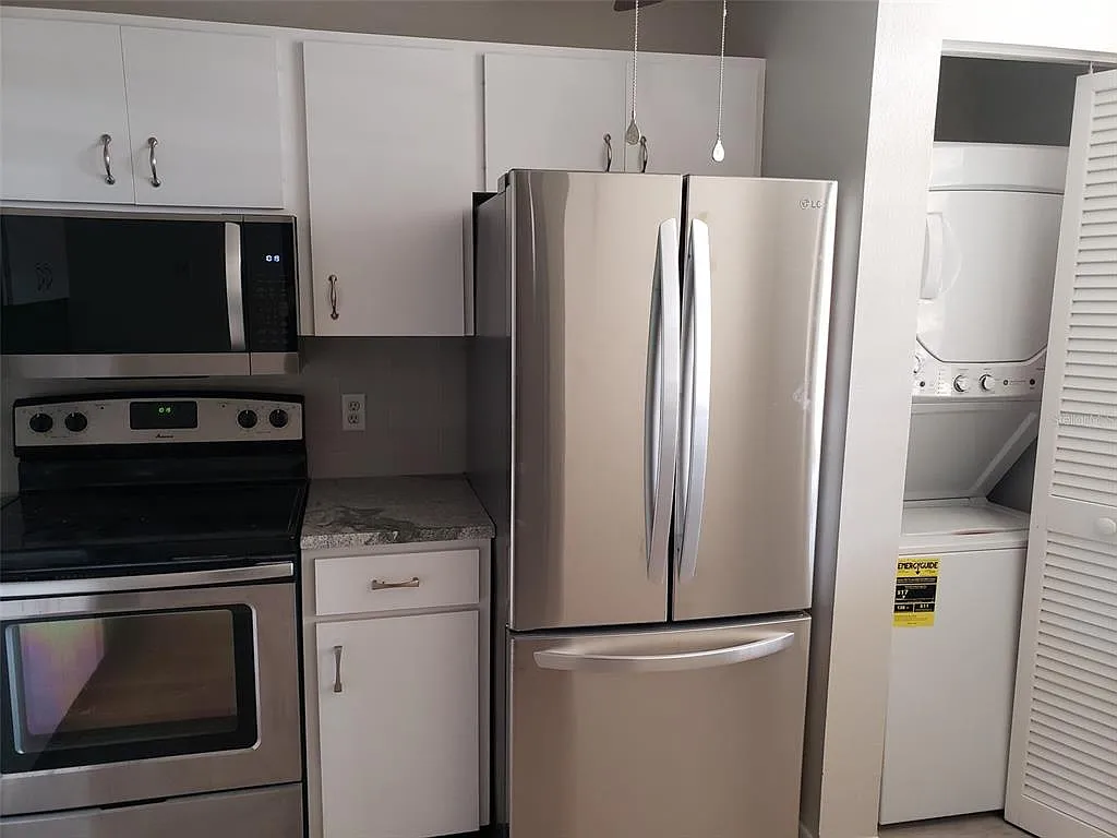 2 bed, 2.0 bath, 940 sqft, $1,950 — Photo 4