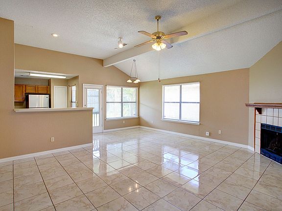 5th image of 524 Valley Mills Dr