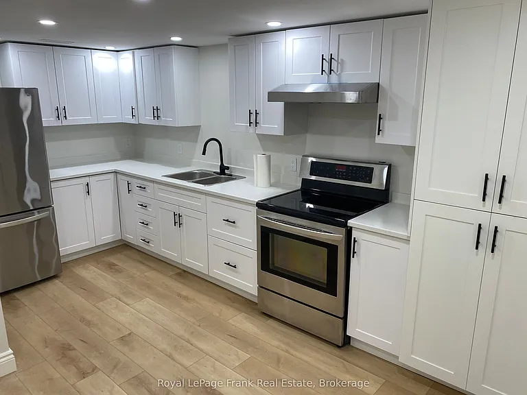 2350 7th Line #LOWER LEVEL — Photo 4