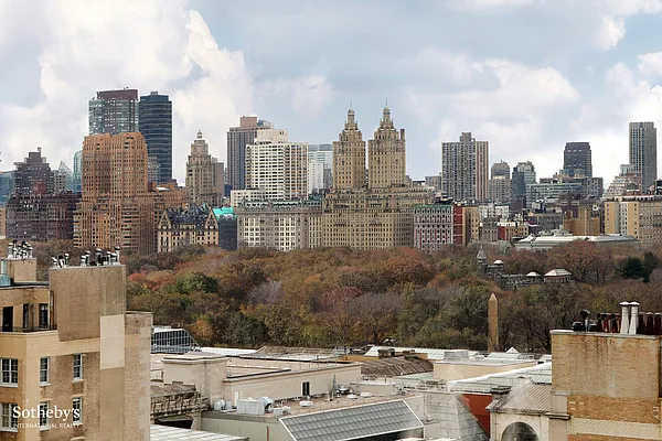 Sold by Sotheby's International Realty | media 2