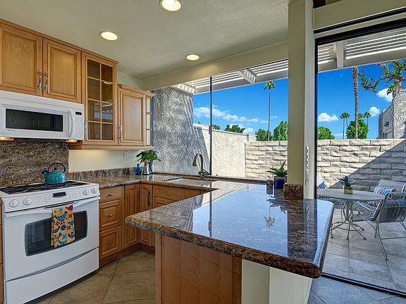 3rd image of 867 N Calle De Pinos