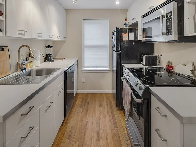 233 Forest Home Dr — Photo 4