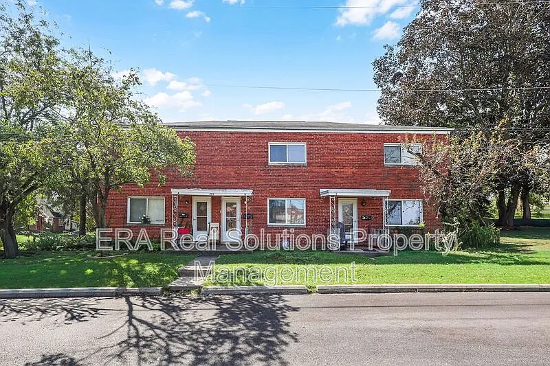 2 bed, 1.0 bath, 1040 sqft, $950 — Photo 2