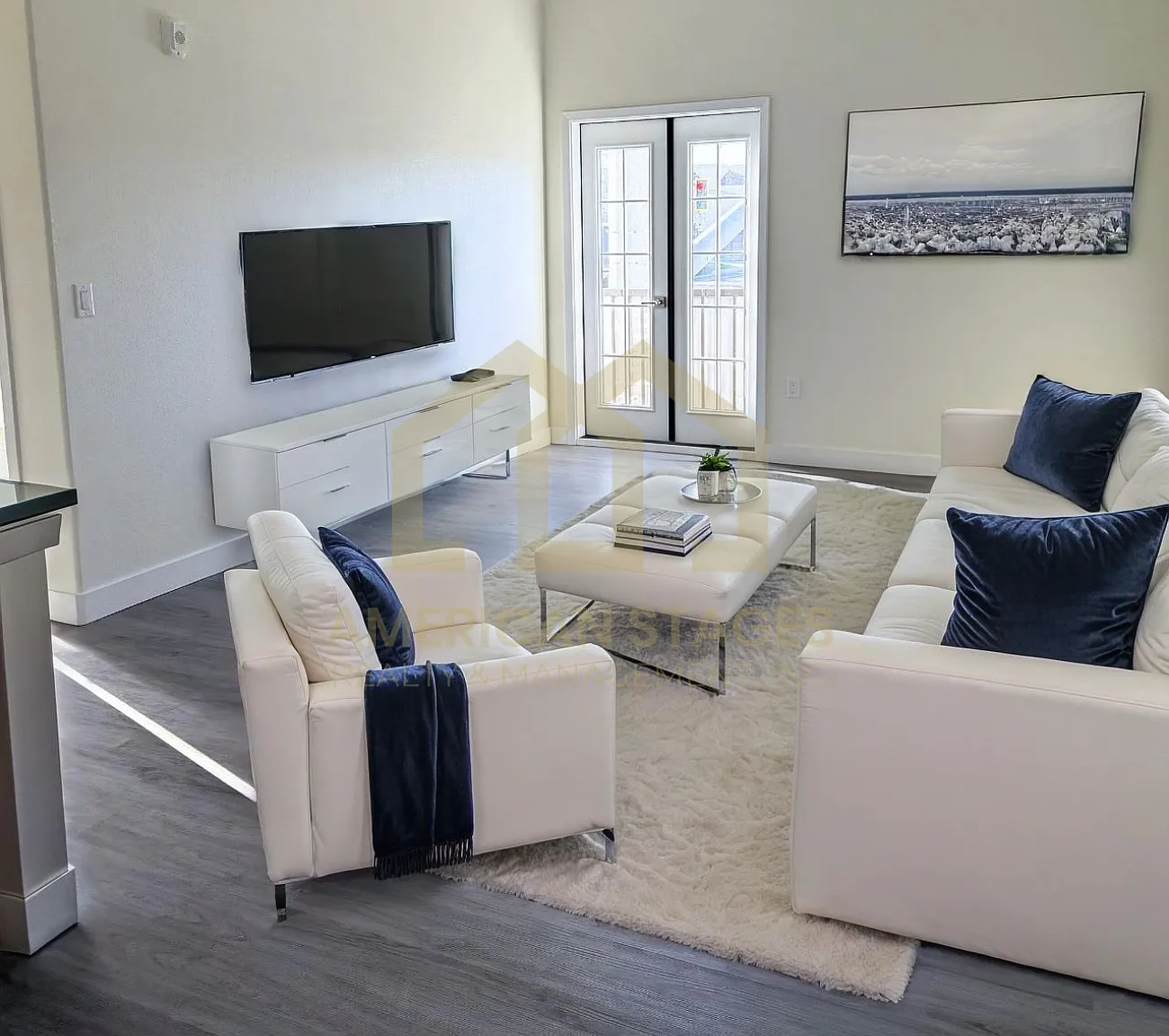 101 North Broadway - 204 — Photo 1