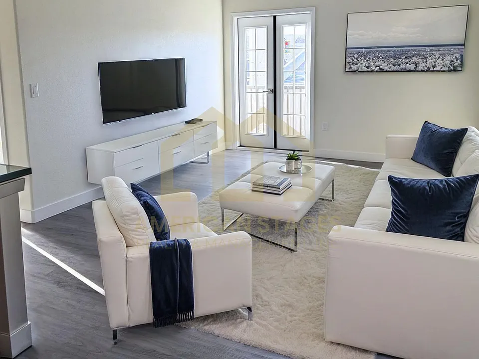 101 N Broadway #204