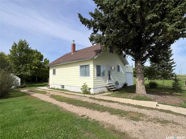 401 Railway Avenue, Tramping Lake, SK S0K 4H0
