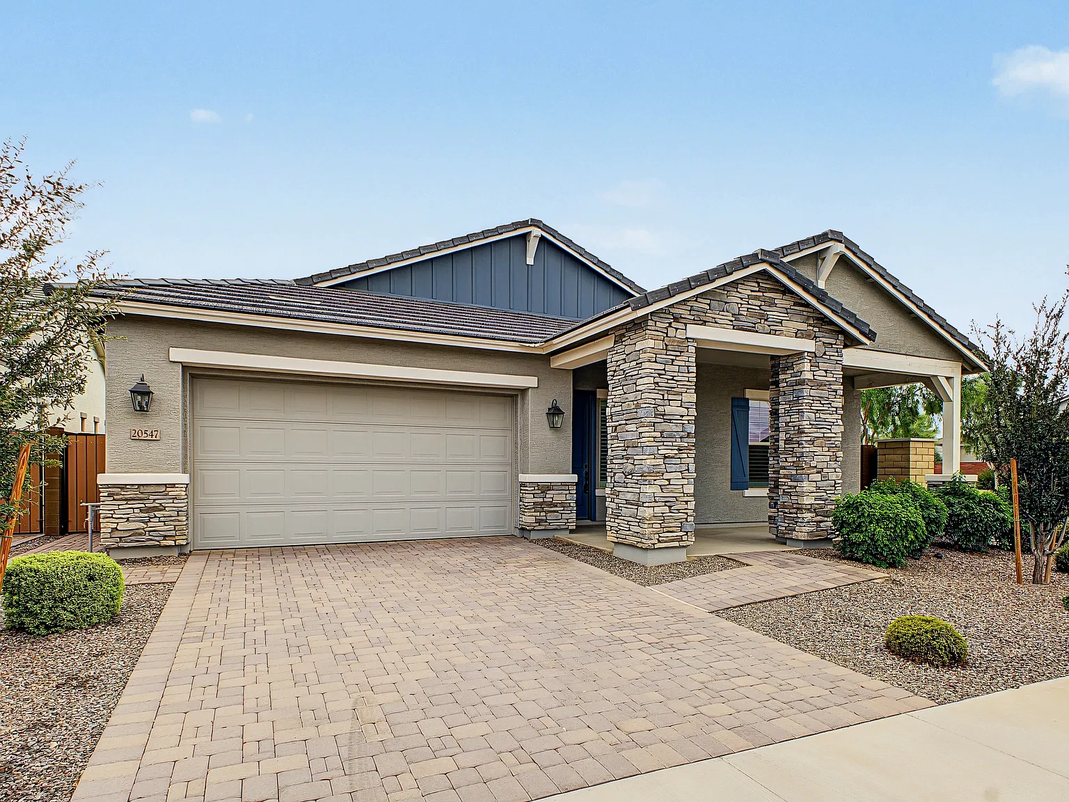 4 bed, 2365 sqft, $3,195 — Photo 2