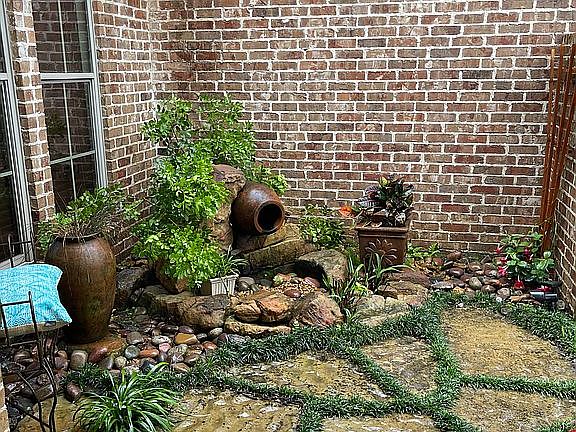 Courtyard off breezeway