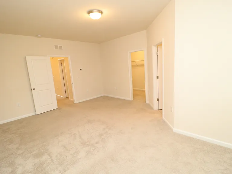1105 Neighborly Way — Photo 23
