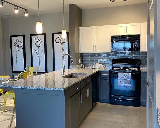 5th image of 302-2641 Hibiscus Way