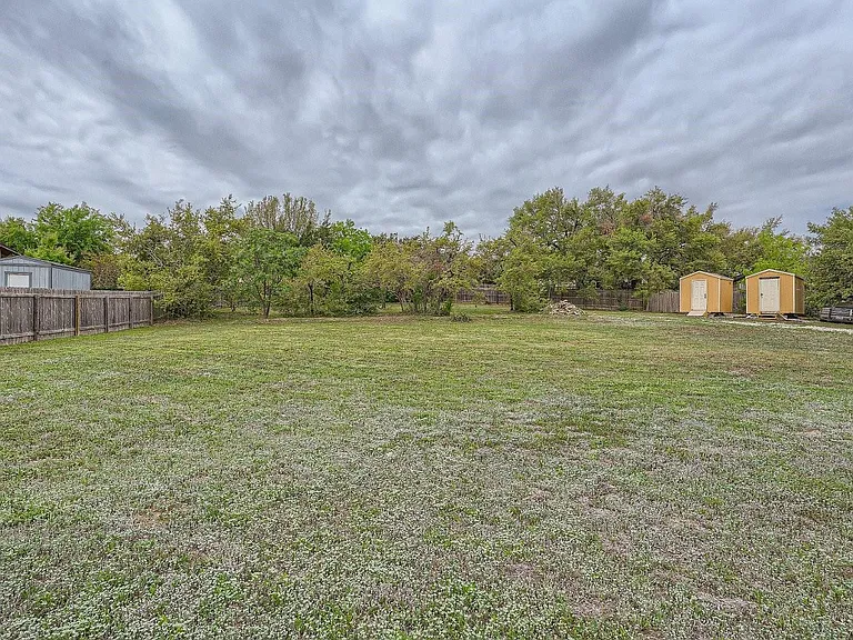 15207 Nightingale Ln — Photo 25