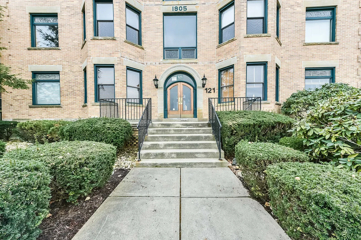 Building Photo - 121 Grandview Ave #6