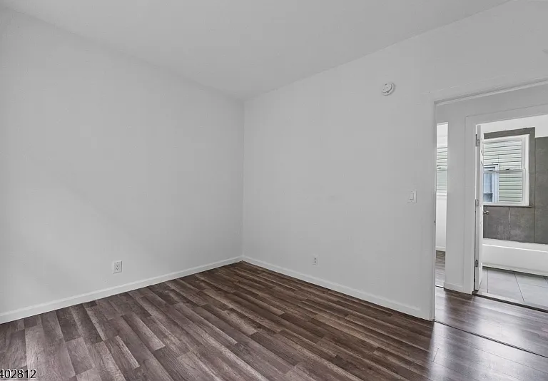 268 Leslie St — Photo 8