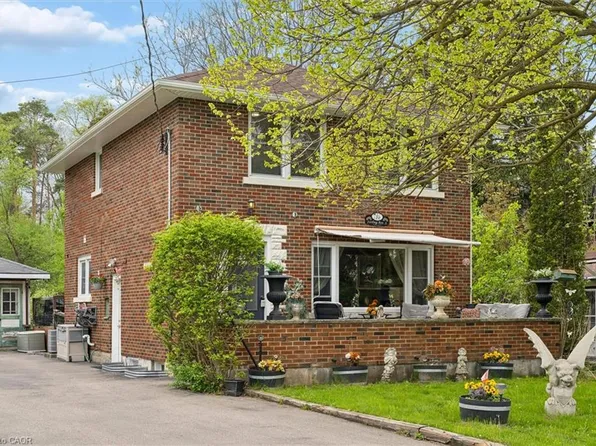 786 Stirling Ave S, Kitchener, ON N2M 3K3