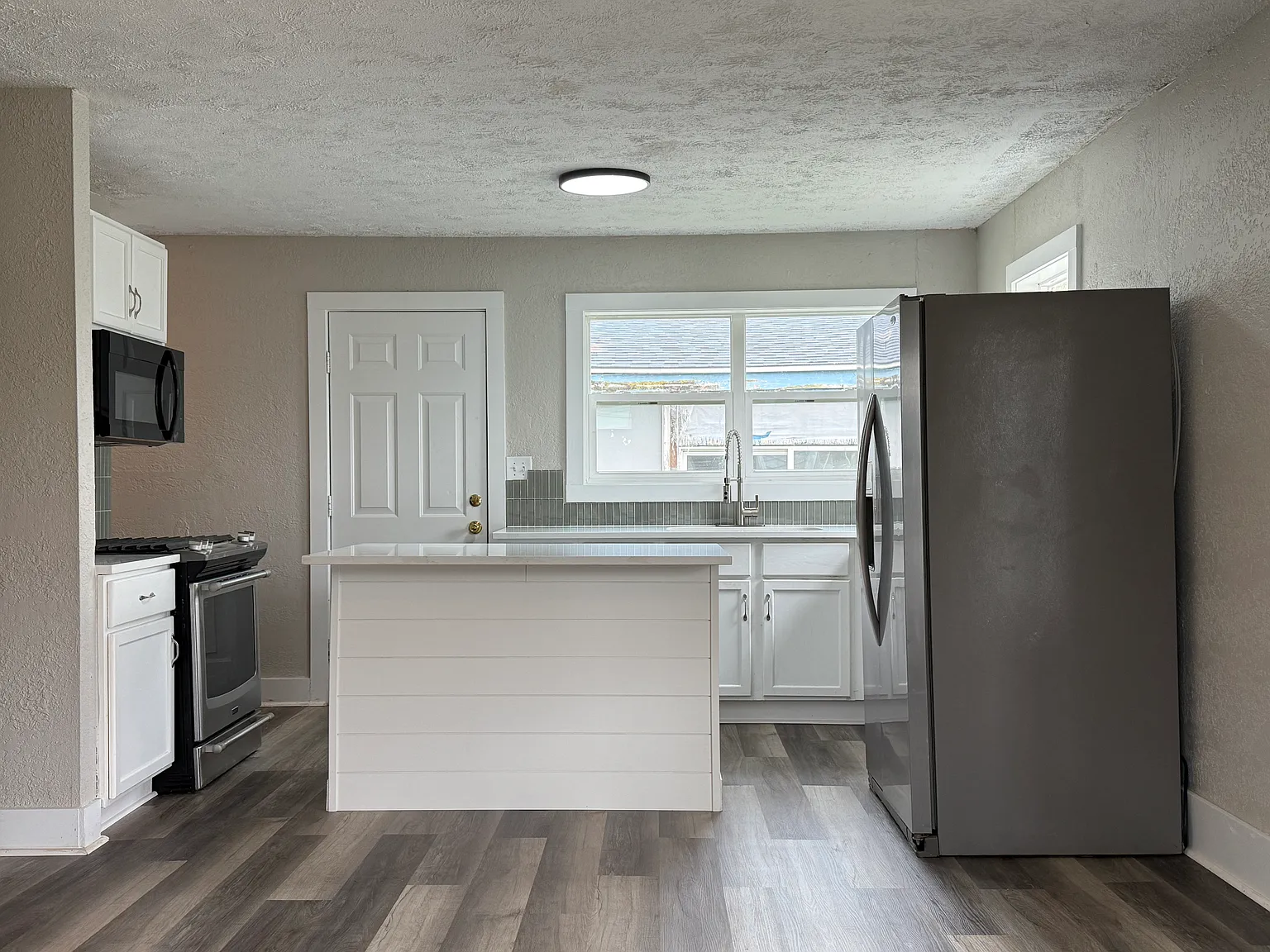 3 bed, 1248 sqft, $1,780 — Photo 2