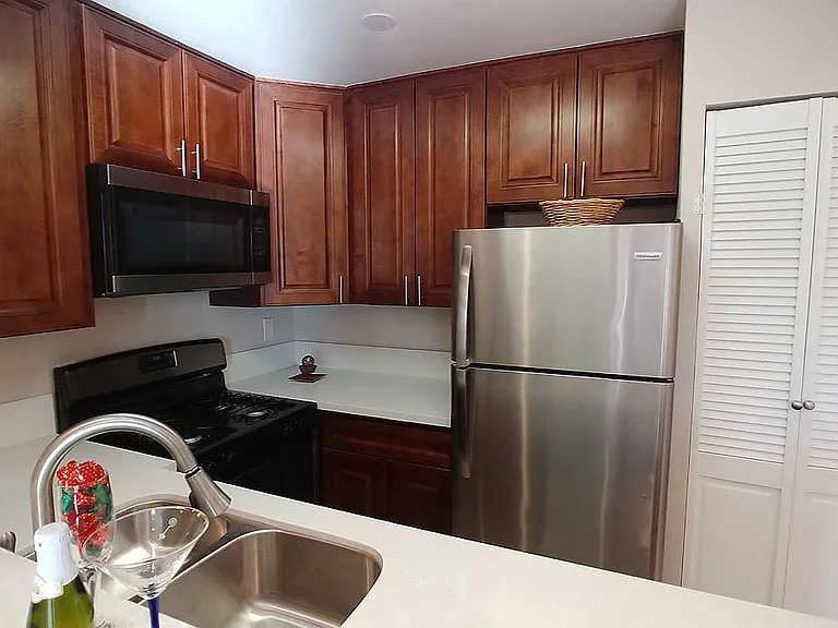 Carmel Heights Apts — Photo 36