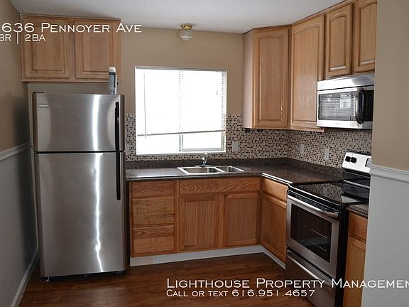4th image of 1636 Pennoyer Ave