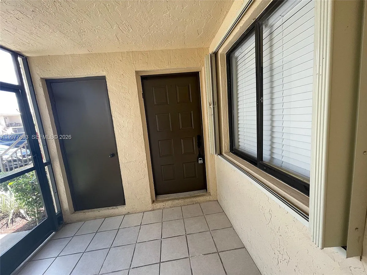 Building Photo - 16481 Blatt Blvd #102