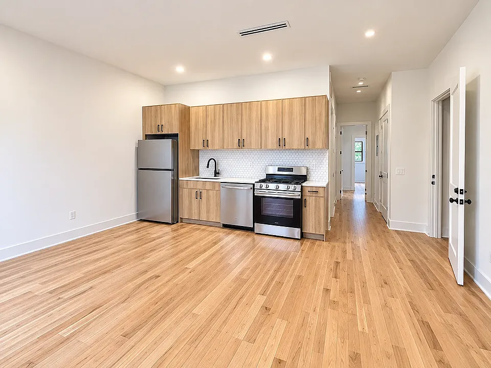 408 Madison St #4