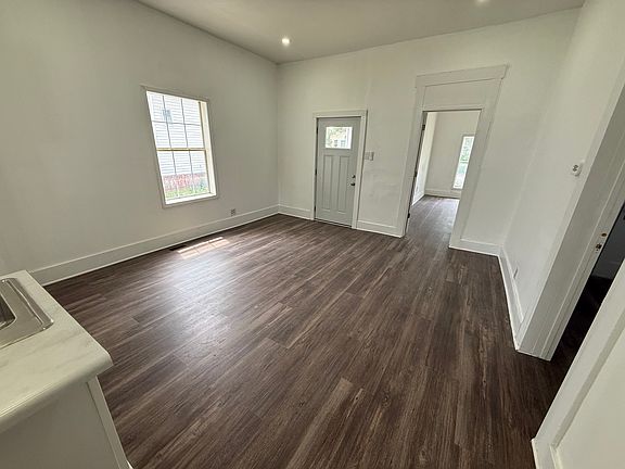 4th image of 1117 Lafayette Ave
