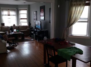 2143 W Grace St APT 3, Chicago, IL 60618