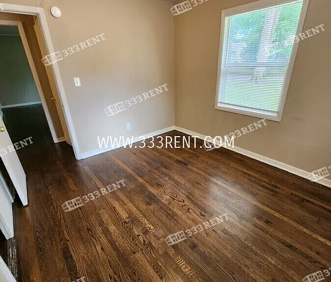 6302 E 149th Ter — Photo 8