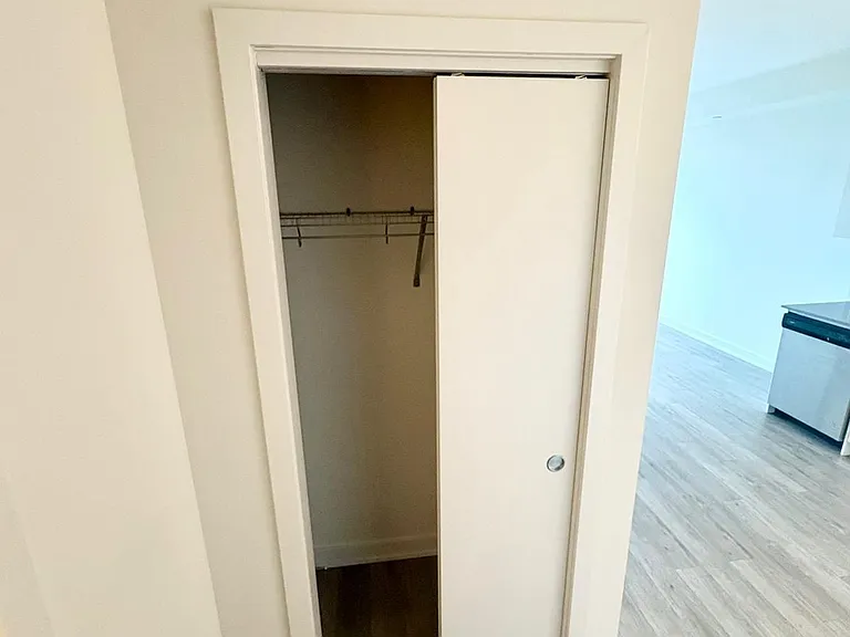 212 King William St #821 — Photo 14