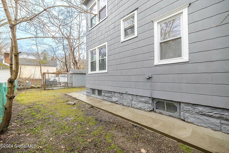 5th image of 1241 Glenwood Boulevard