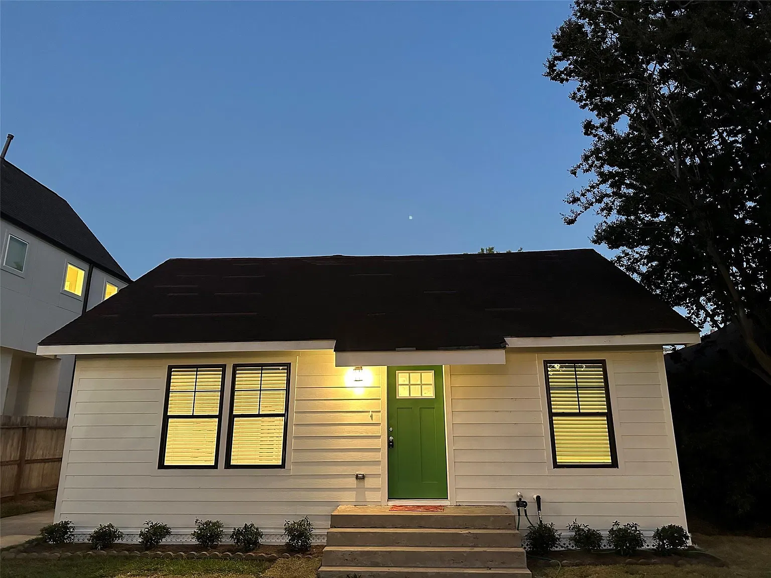 3 bed, 2.0 bath, 1248 sqft, $4,500 — Photo 3
