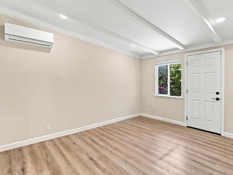 1398 McPherson St — Photo 25