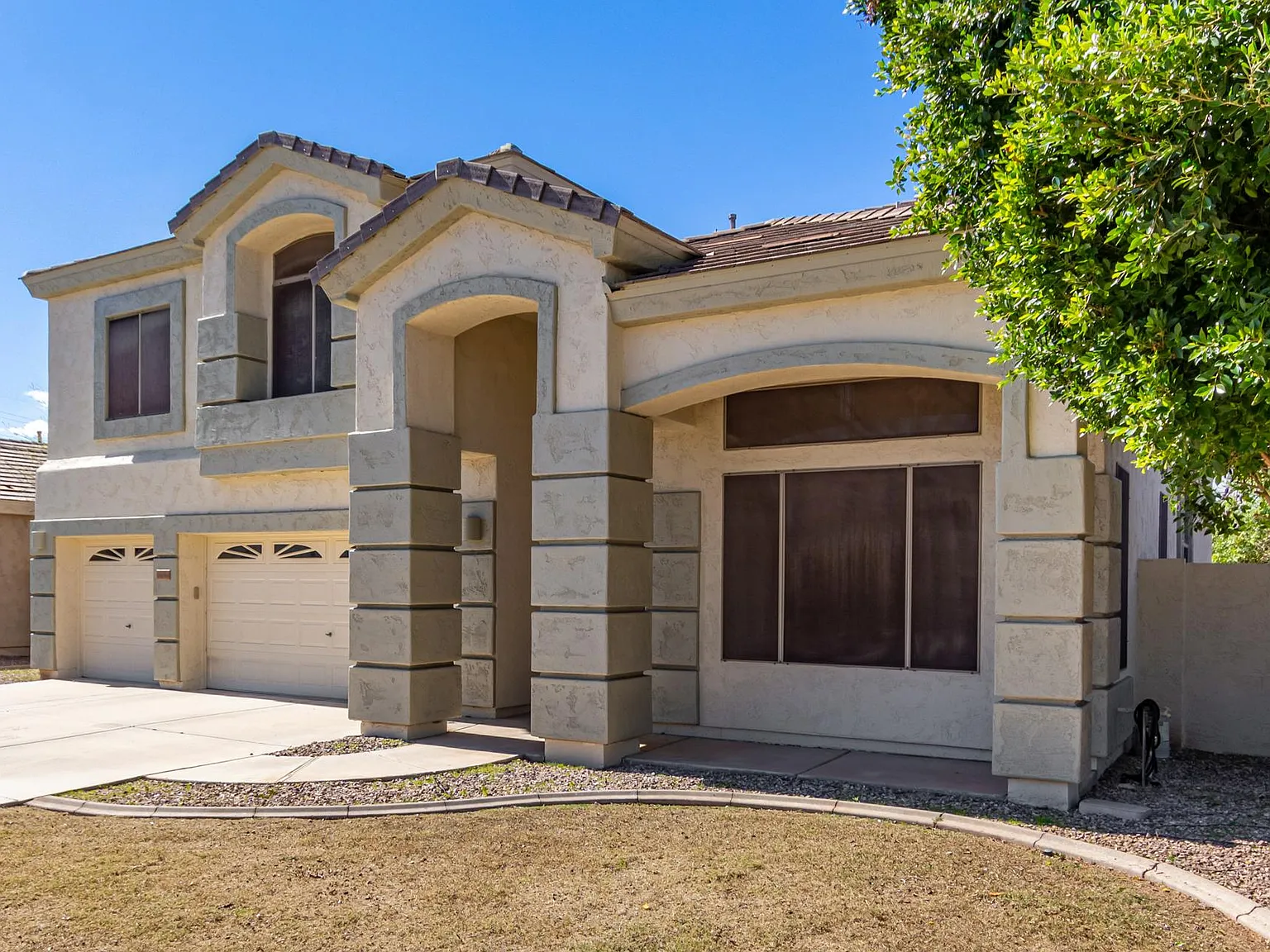 4 bed, 2.5 bath, 3705 sqft, $3,199 — Photo 2