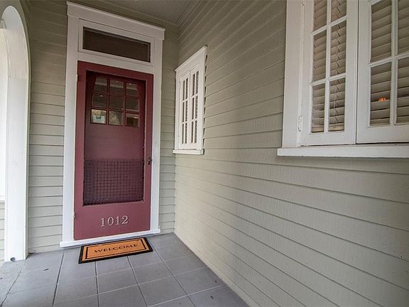 3rd image of 1012 S Rome Ave