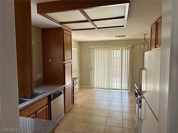 5th image of 4678 Denwood Dr