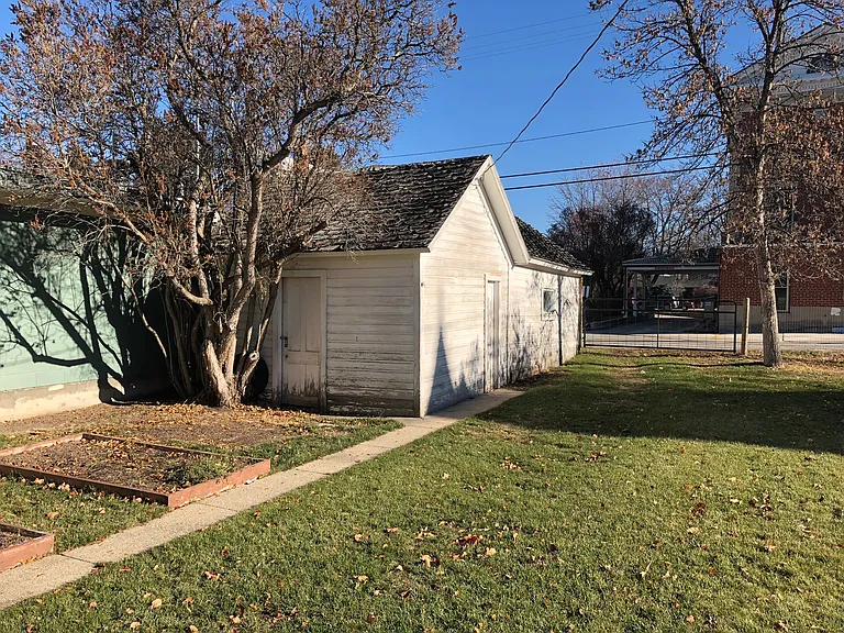 206 S 5th St — Photo 35