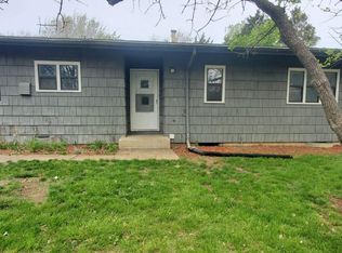 6613 SW Arborglade Ln, Topeka, KS 66619