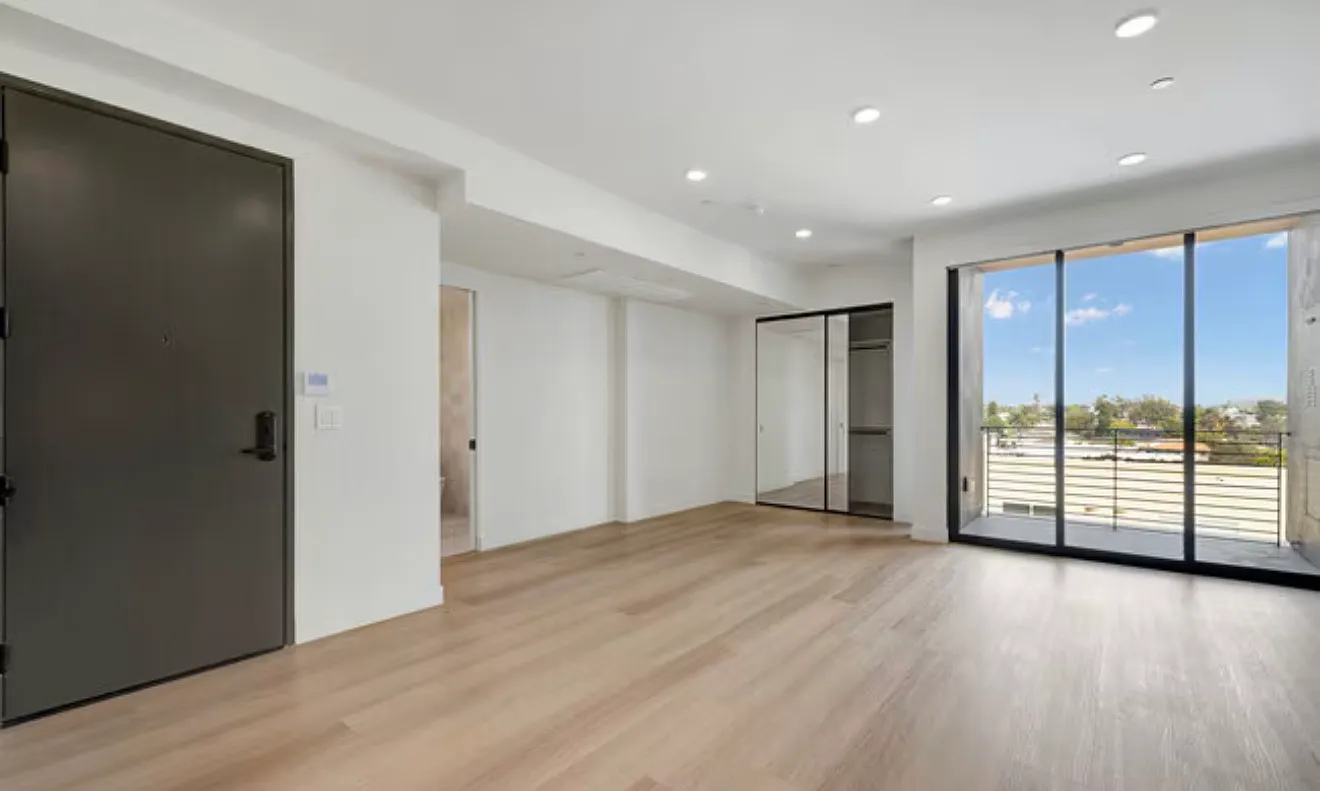 Studio, 550 sqft, $2,895 — Photo 1