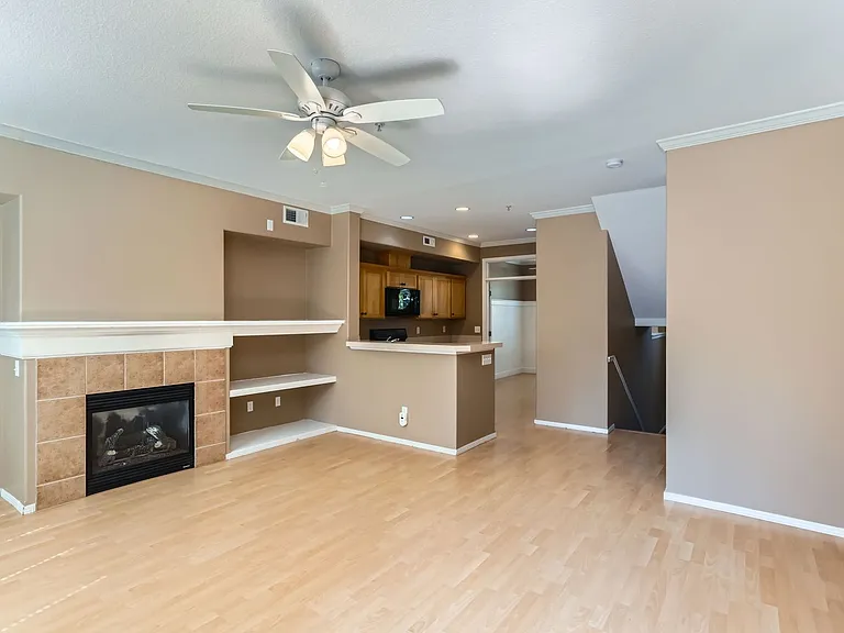 10175 NW Wilshire Ln — Photo 7