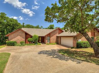 1917 Woodland Rd, Edmond, OK 73013