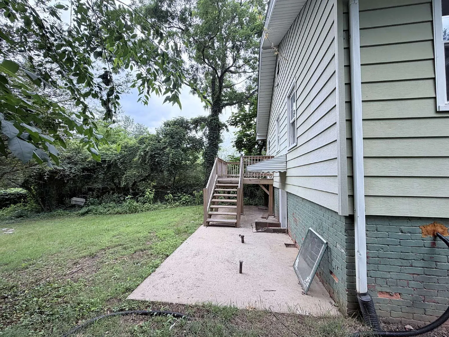 3 bed, 2.0 bath, 1342 sqft, $2,300 — Photo 4