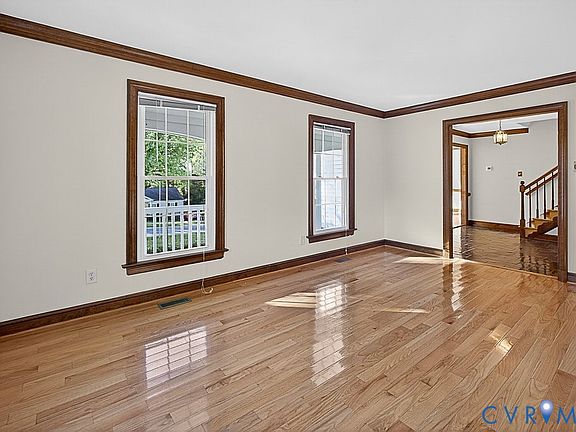 5th image of 2340 Lancashire Dr