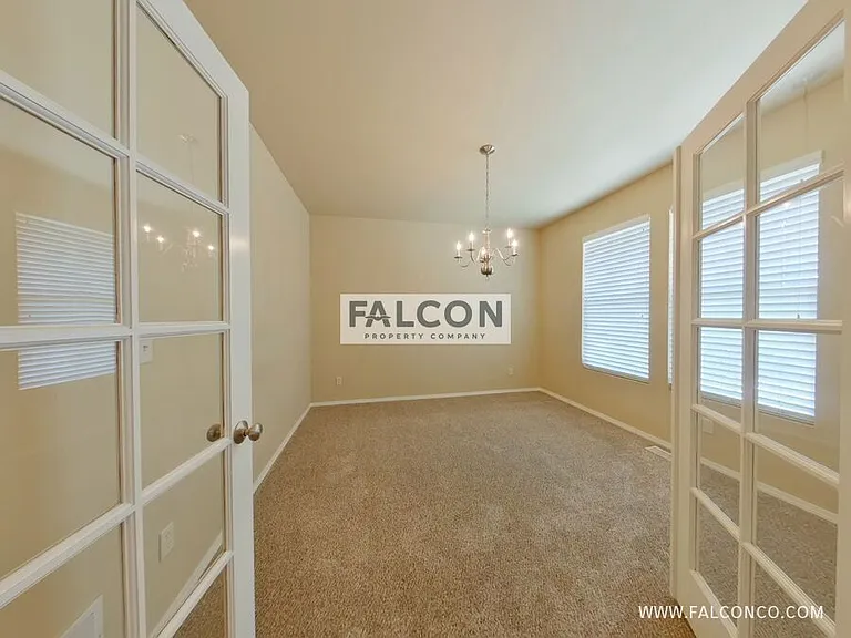 10525 Black Elk Way — Photo 4