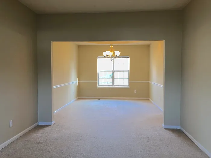 4 bed, 2.5 bath, 1984 sqft, $2,995 — Photo 2